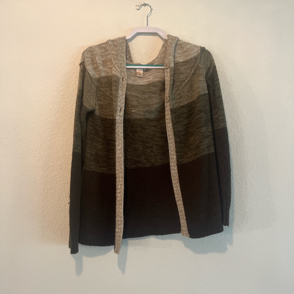 BUTTON CARDIGAN W/Hood